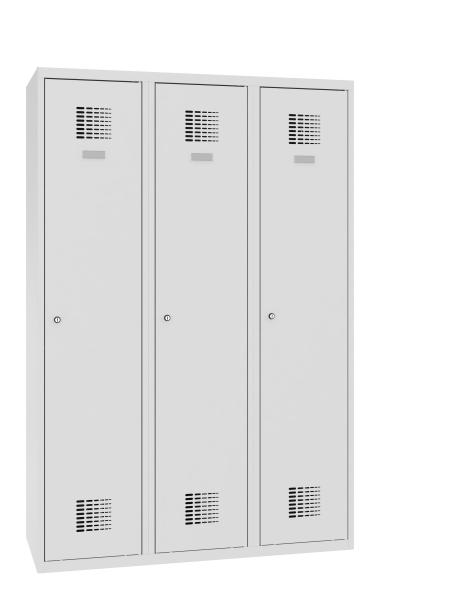 Lichtgrauer Kleiderwäscheschrank vor einem weißen Hintergrund und drei Flügeltüren mit Lochbild. Der Schrank hat 3 Abteile. Wahlweise mit Zylinder oder Drehriegel.